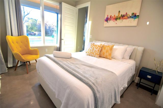 803 E 32 2, Austin, TX 78705