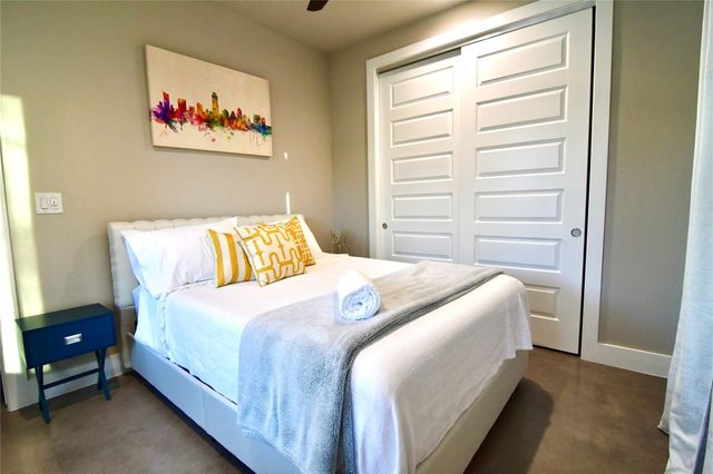 803 E 32 2, Austin, TX 78705