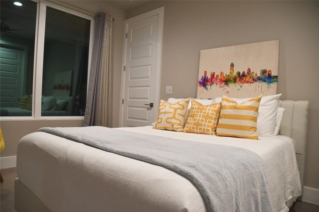 803 E 32 2, Austin, TX 78705