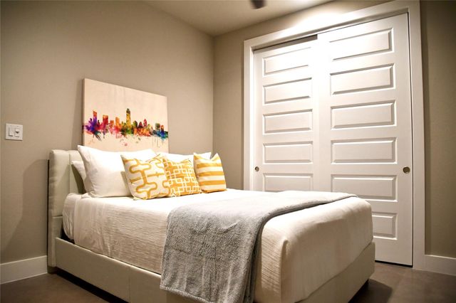 803 E 32 2, Austin, TX 78705