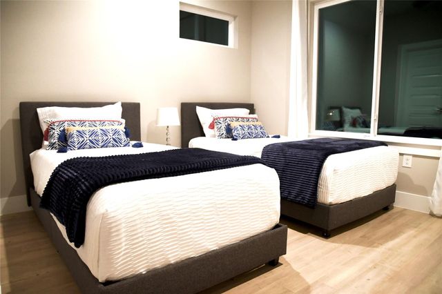 803 E 32 2, Austin, TX 78705