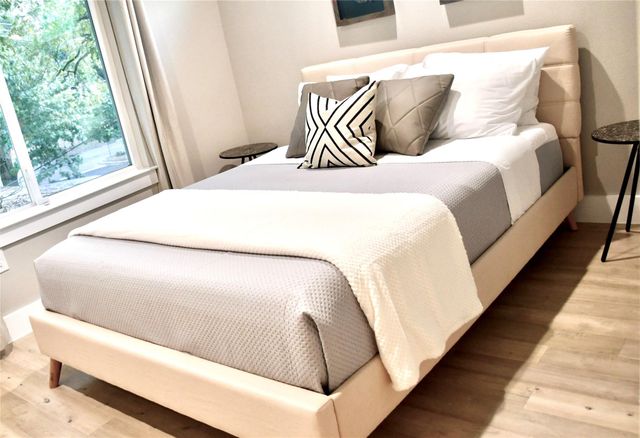 803 E 32 2, Austin, TX 78705