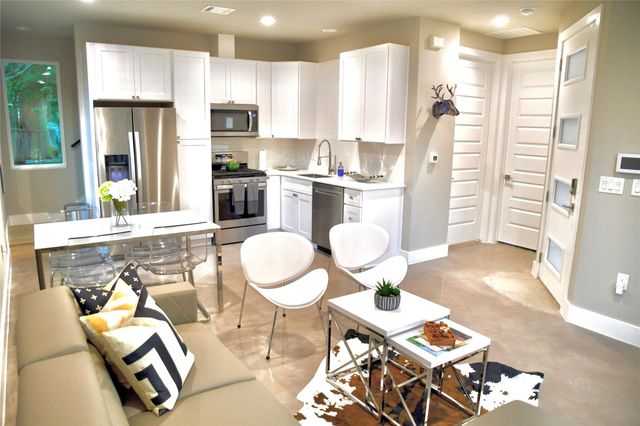 803 E 32 2, Austin, TX 78705