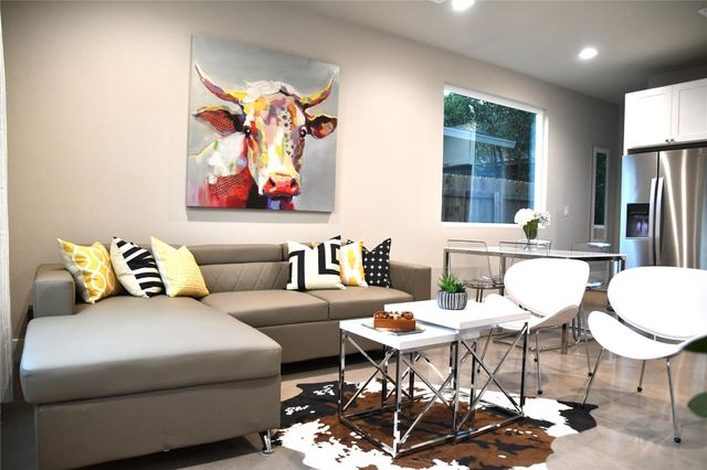 803 E 32 2, Austin, TX 78705