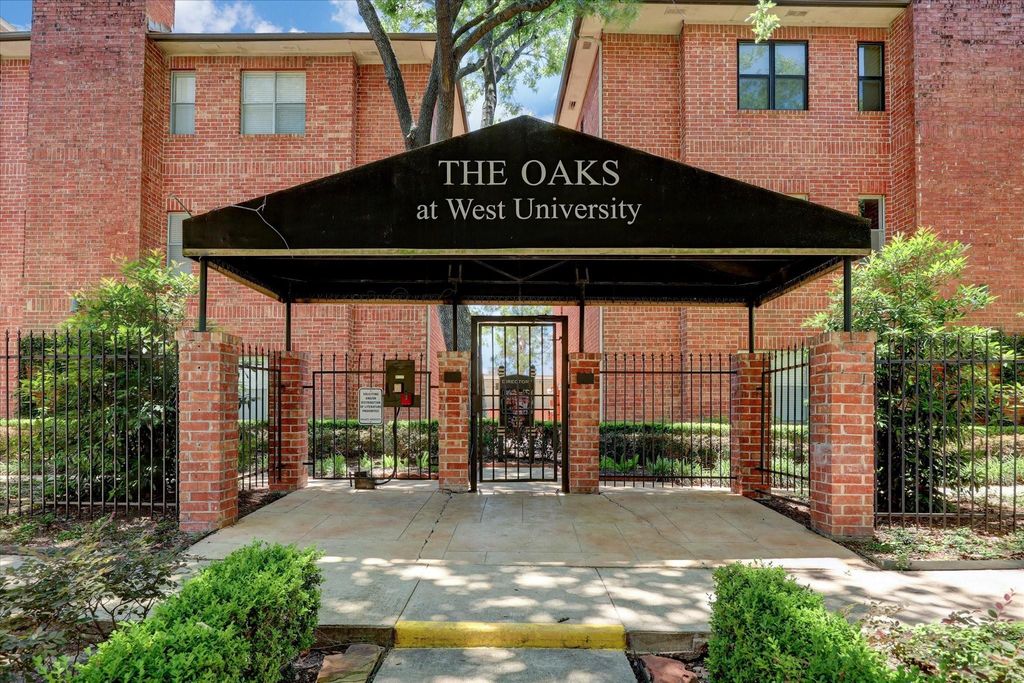 4041 Law Street 512, Houston, TX 77005
