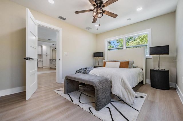 1104 S LOIS AVENUE, Tampa, FL 33629