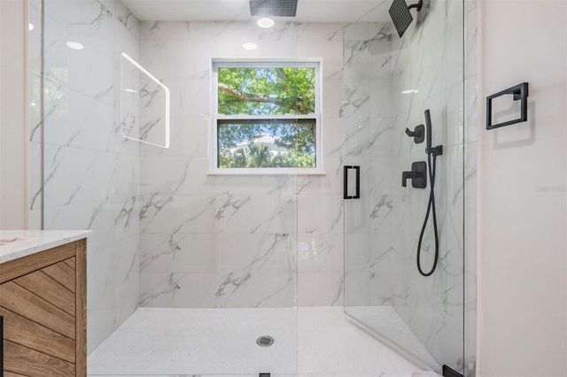 1104 S LOIS AVENUE, Tampa, FL 33629