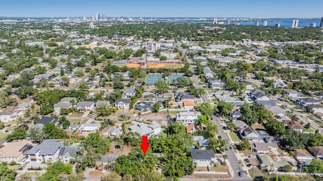 1104 S LOIS AVENUE, Tampa, FL 33629