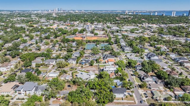 1104 S LOIS AVENUE, Tampa, FL 33629