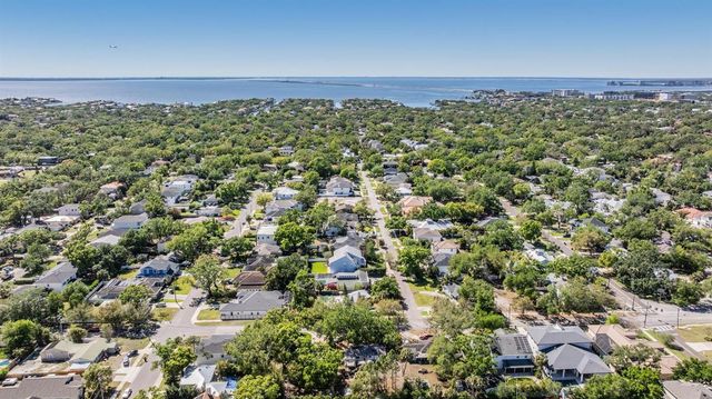 1104 S LOIS AVENUE, Tampa, FL 33629