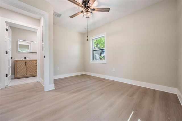 1104 S LOIS AVENUE, Tampa, FL 33629