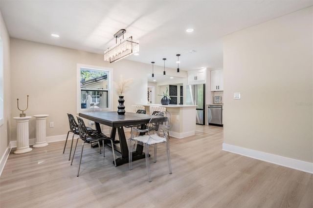 1104 S LOIS AVENUE, Tampa, FL 33629