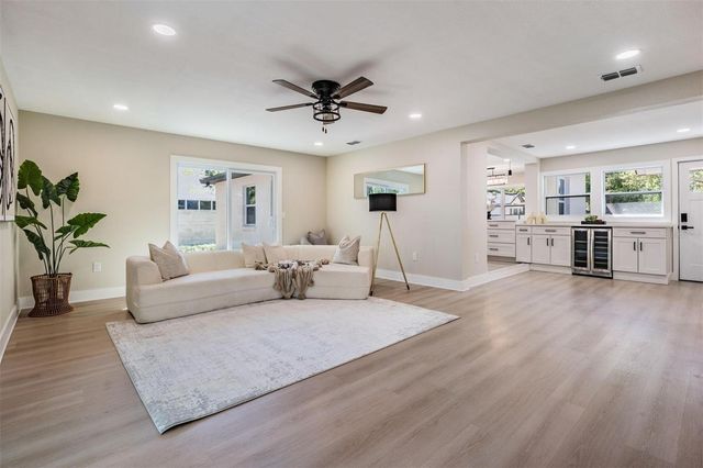 1104 S LOIS AVENUE, Tampa, FL 33629