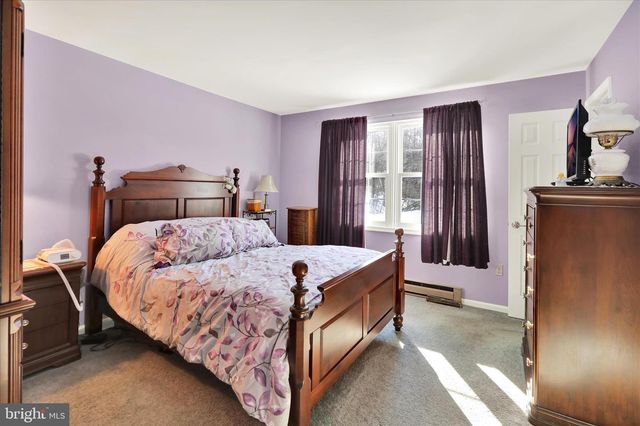 13 DAVIDS DR, Fleetwood, PA 19522