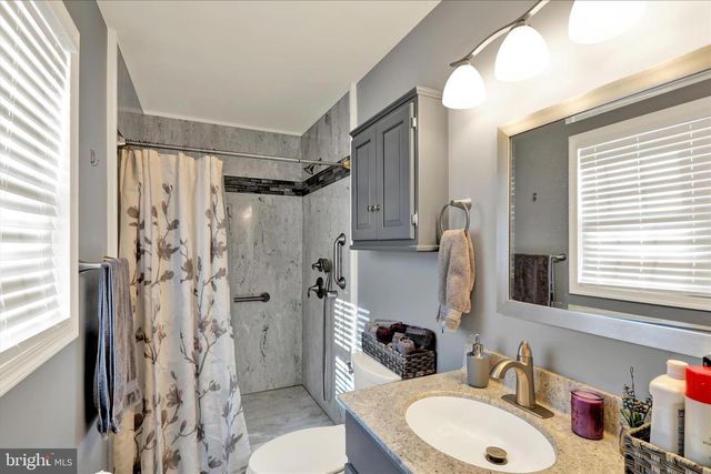 13 DAVIDS DR, Fleetwood, PA 19522