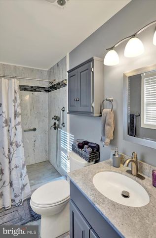 13 DAVIDS DR, Fleetwood, PA 19522