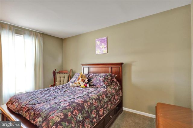 13 DAVIDS DR, Fleetwood, PA 19522