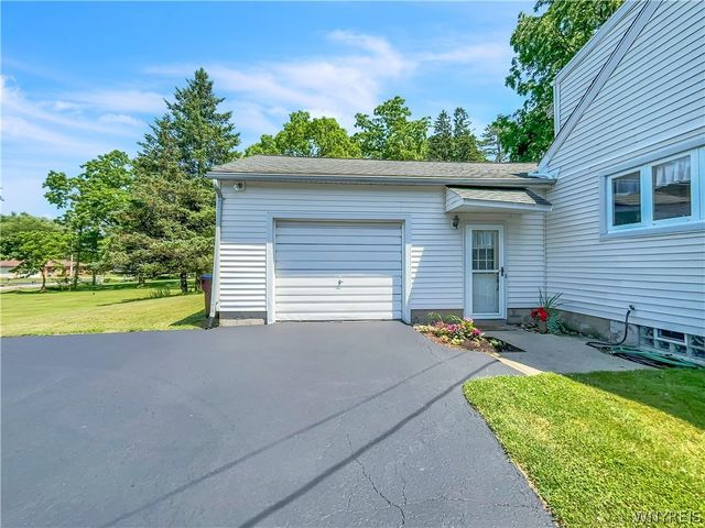 4059 Baker Road, Orchard Park, NY 14127