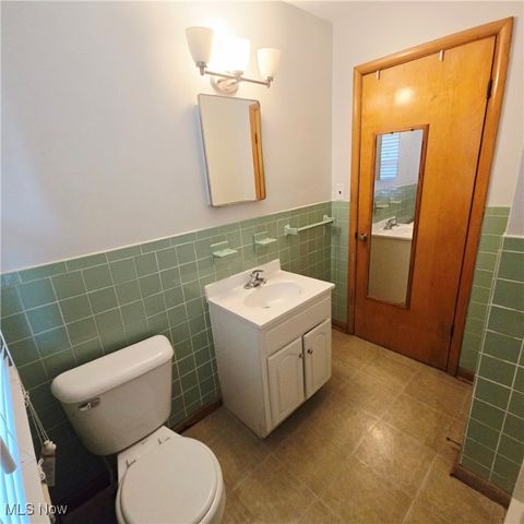 2801 15th Avenue, Vienna, WV 26105