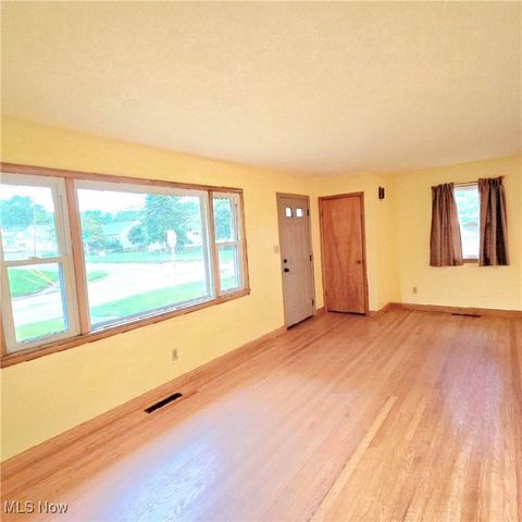 2801 15th Avenue, Vienna, WV 26105