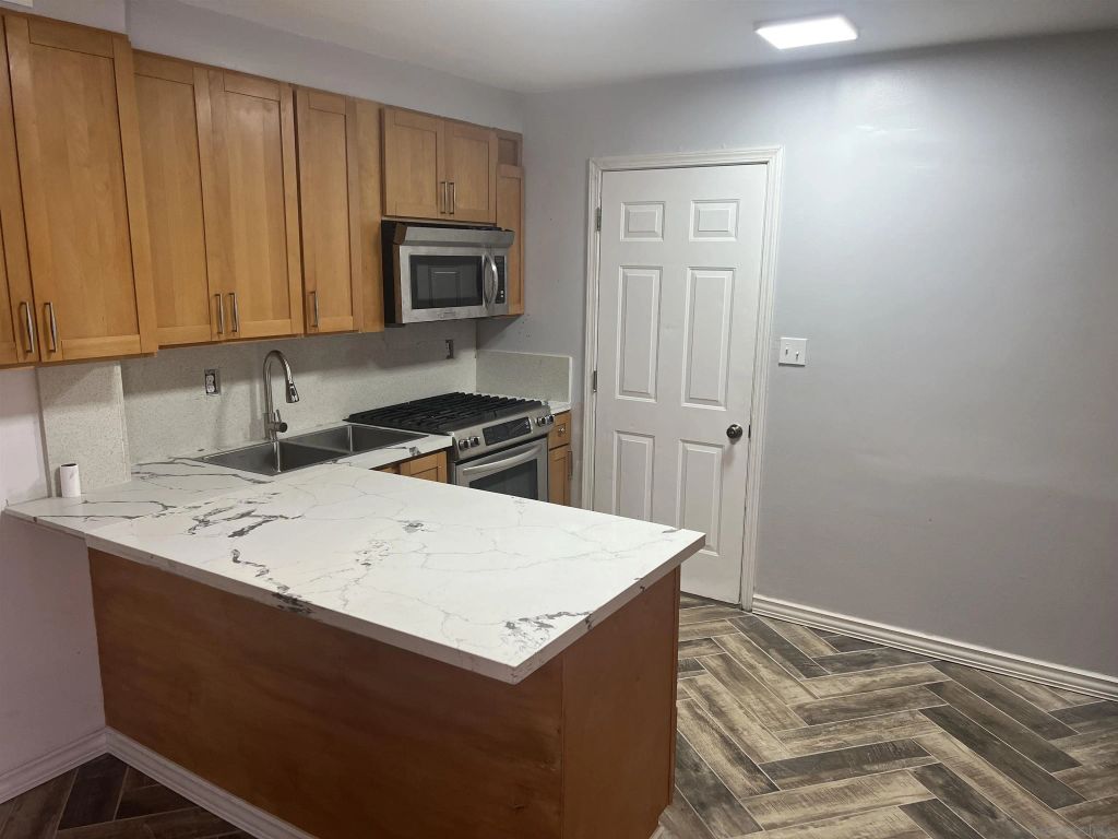 6161 Horton Dr., La Mesa, CA 91942