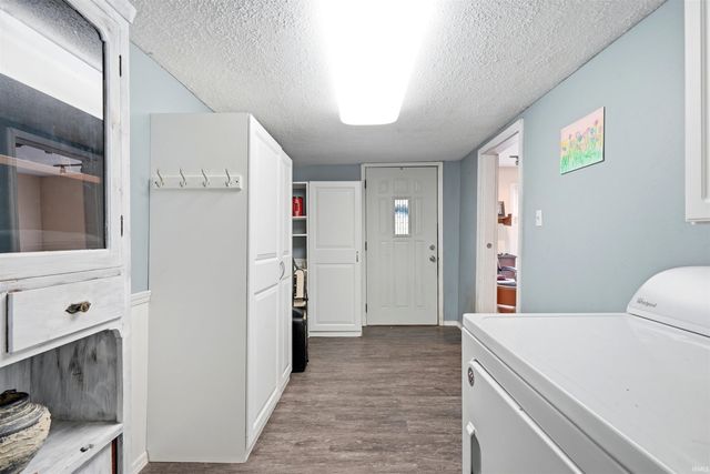 208 E Whitley Street, Churubusco, IN 46723