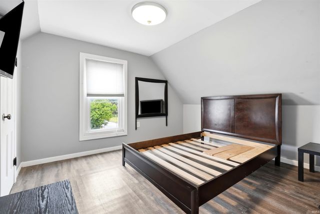 208 E Whitley Street, Churubusco, IN 46723