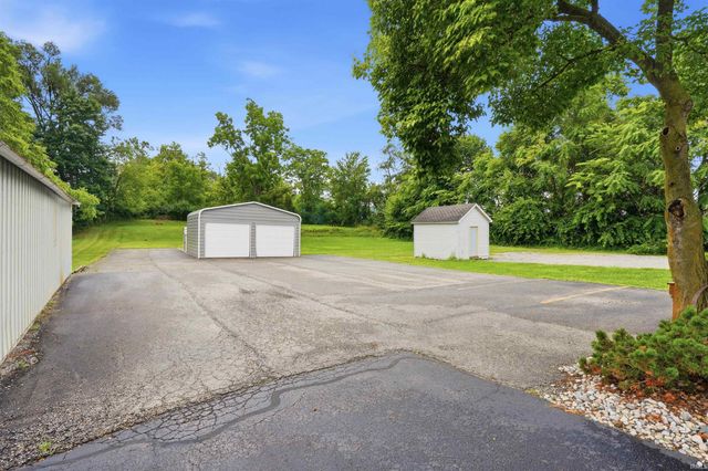 208 E Whitley Street, Churubusco, IN 46723