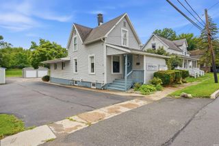 208 E Whitley Street, Churubusco, IN 46723