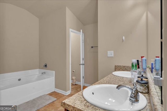 200 Amelia Drive, Byron, GA 31008
