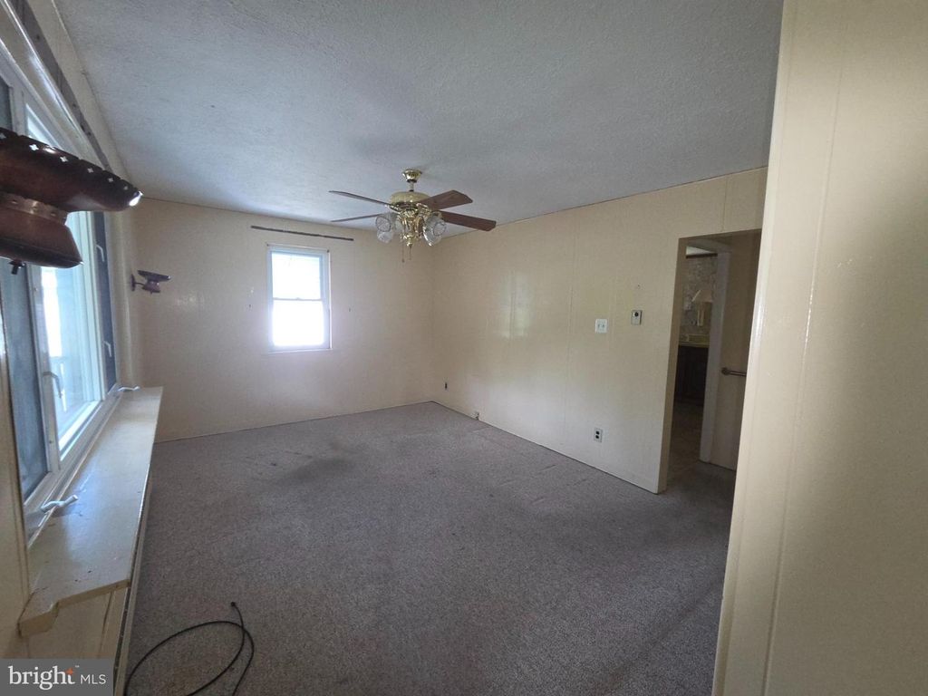 1814 DIVISION RD, Pasadena, MD 21122