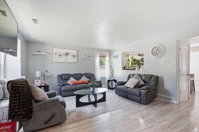 1491 W 1300 S, Woods Cross, UT 84087