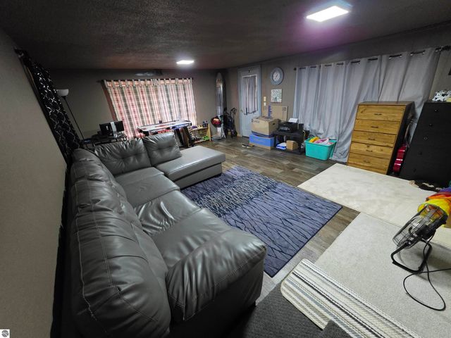 6053 NW Mill, Riverdale, MI 48877