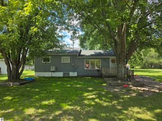 6053 NW Mill, Riverdale, MI 48877
