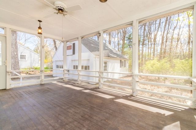 90 Walnut St, Walpole, MA 02081