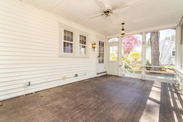 90 Walnut St, Walpole, MA 02081