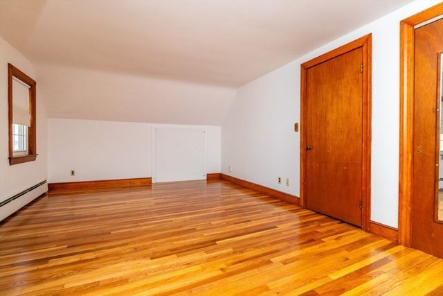 90 Walnut St, Walpole, MA 02081
