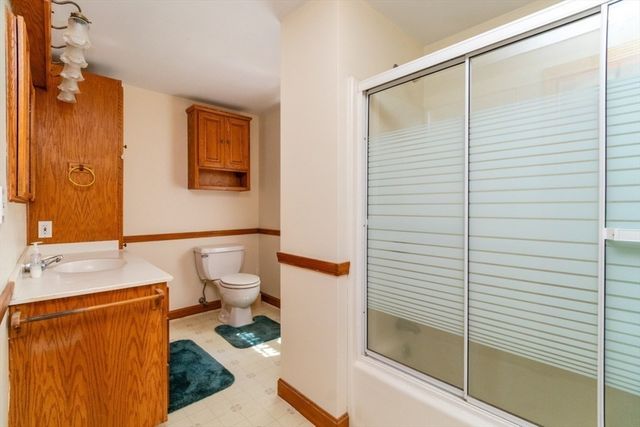 90 Walnut St, Walpole, MA 02081