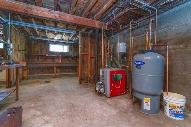 90 Walnut St, Walpole, MA 02081
