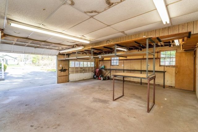 90 Walnut St, Walpole, MA 02081