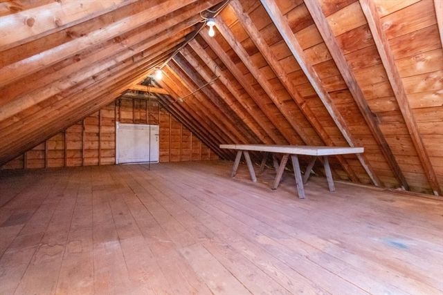 90 Walnut St, Walpole, MA 02081