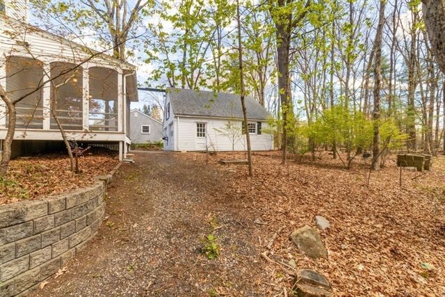 90 Walnut St, Walpole, MA 02081
