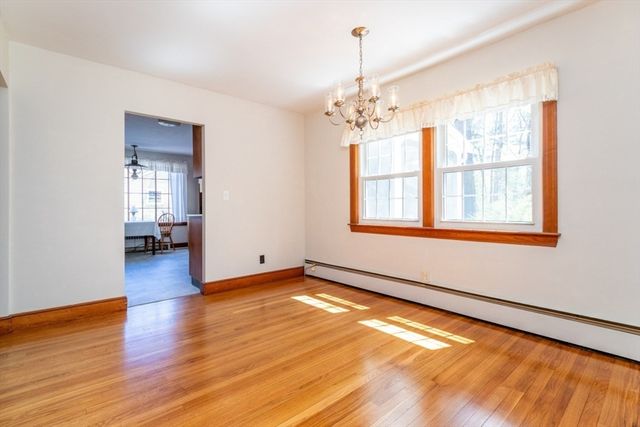 90 Walnut St, Walpole, MA 02081