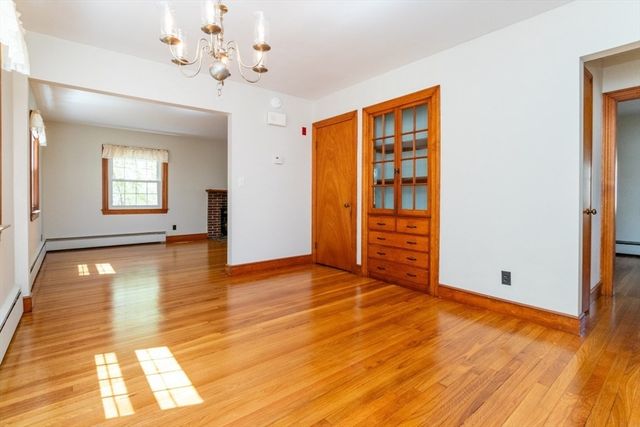 90 Walnut St, Walpole, MA 02081