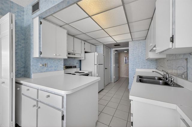 1111 N GULFSTREAM AVENUE 16D, Sarasota, FL 34236