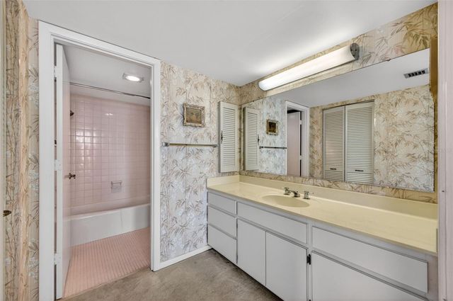 1111 N GULFSTREAM AVENUE 16D, Sarasota, FL 34236