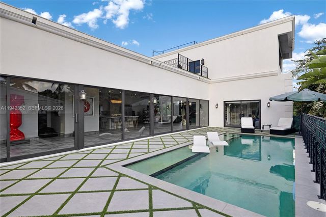 8005 Noremac Ave, Miami Beach, FL 33141