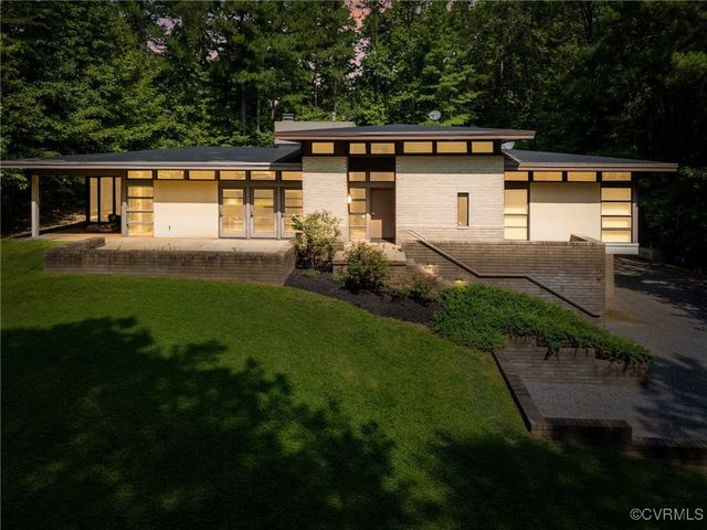 3611 Brandons Bluff Ct, Sandy Hook, VA 23153
