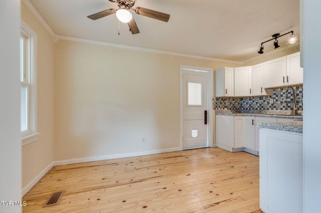 1018 Broad Street, Elizabethton, TN 37643