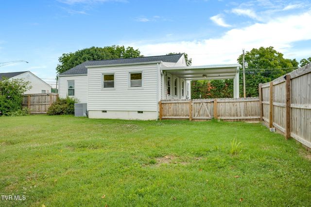 1018 Broad Street, Elizabethton, TN 37643